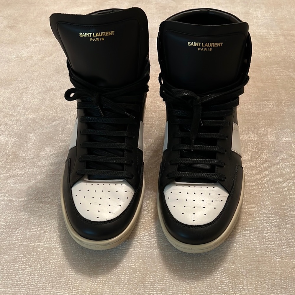 Gently used saint laurent sneakers .size 43 1/2